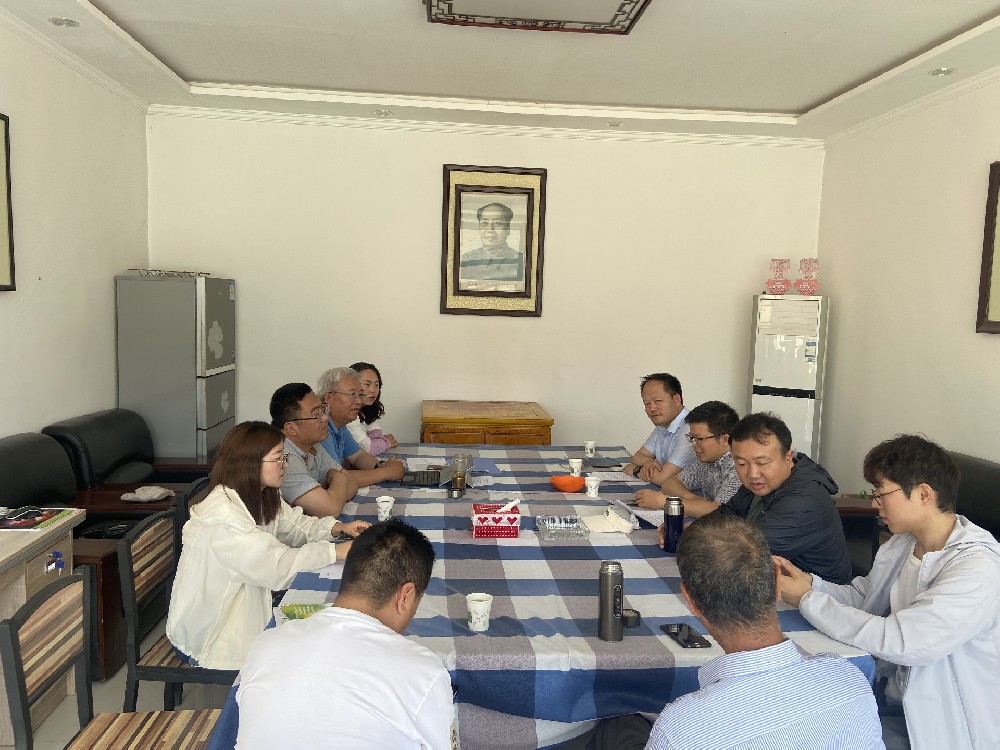 蘭州大學(xué)草地農(nóng)業(yè)科技學(xué)院專(zhuān)家到三岔飼草牧草制種試驗(yàn)站(華豐蘭州)調(diào)研